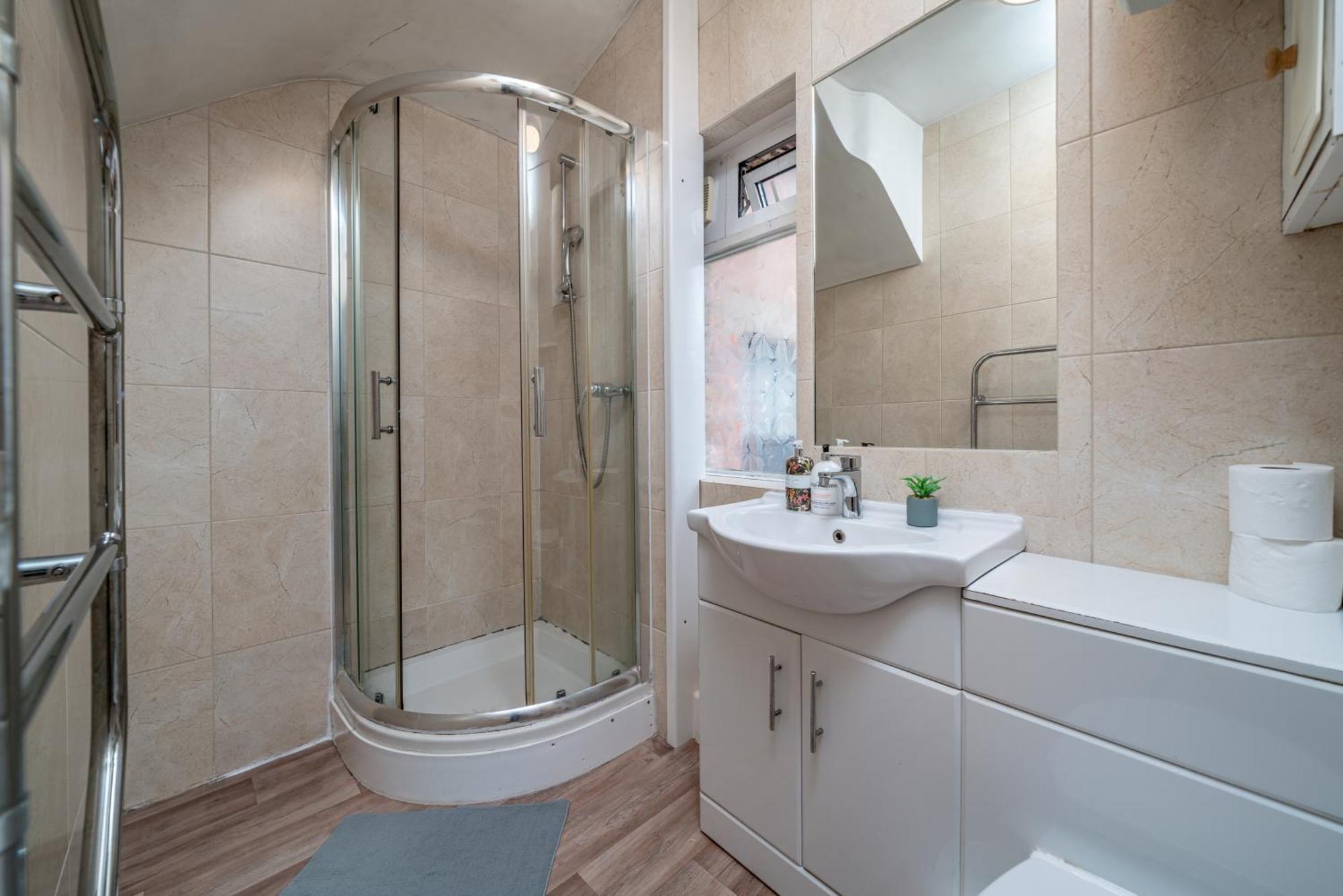 Carnaby & Oxford Street - Central Soho - One Bedroom - Double Bed & Sofabed London Bagian luar foto