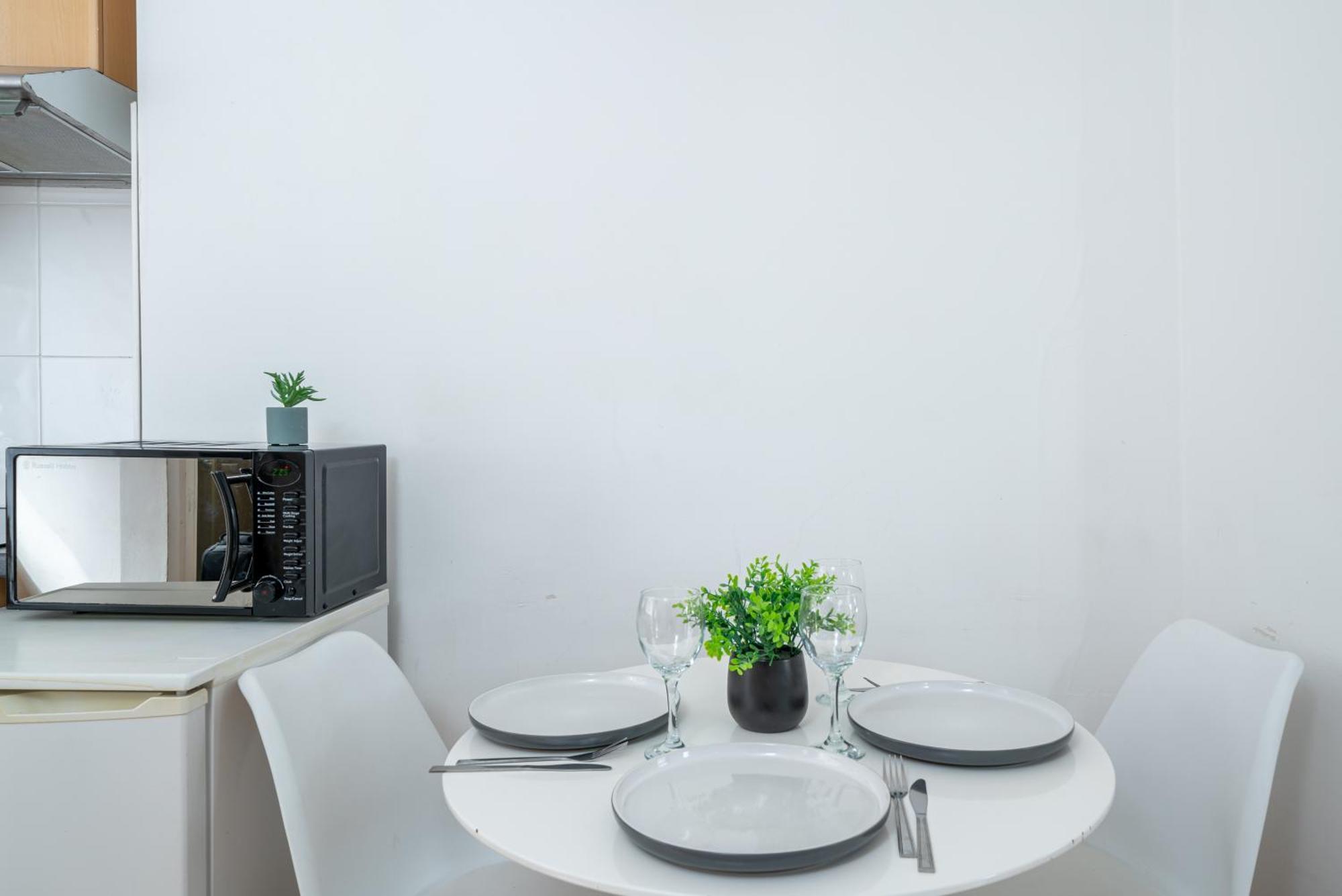 Carnaby & Oxford Street - Central Soho - One Bedroom - Double Bed & Sofabed London Bagian luar foto